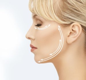 Jak wyszczuplić twarz? Medycyna estetyczna zna na to sztuczki