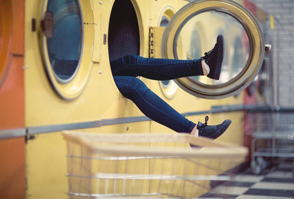 Najważniejsze zasady i wskazówki prania pościeli hotelowej