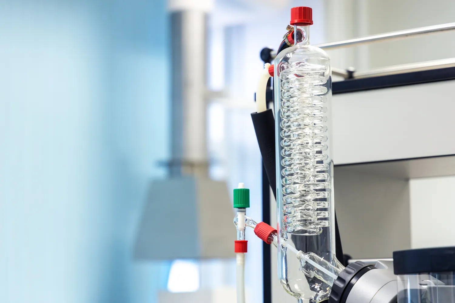 Destylarka rozpuszczalników zastosowanie w przemyśle